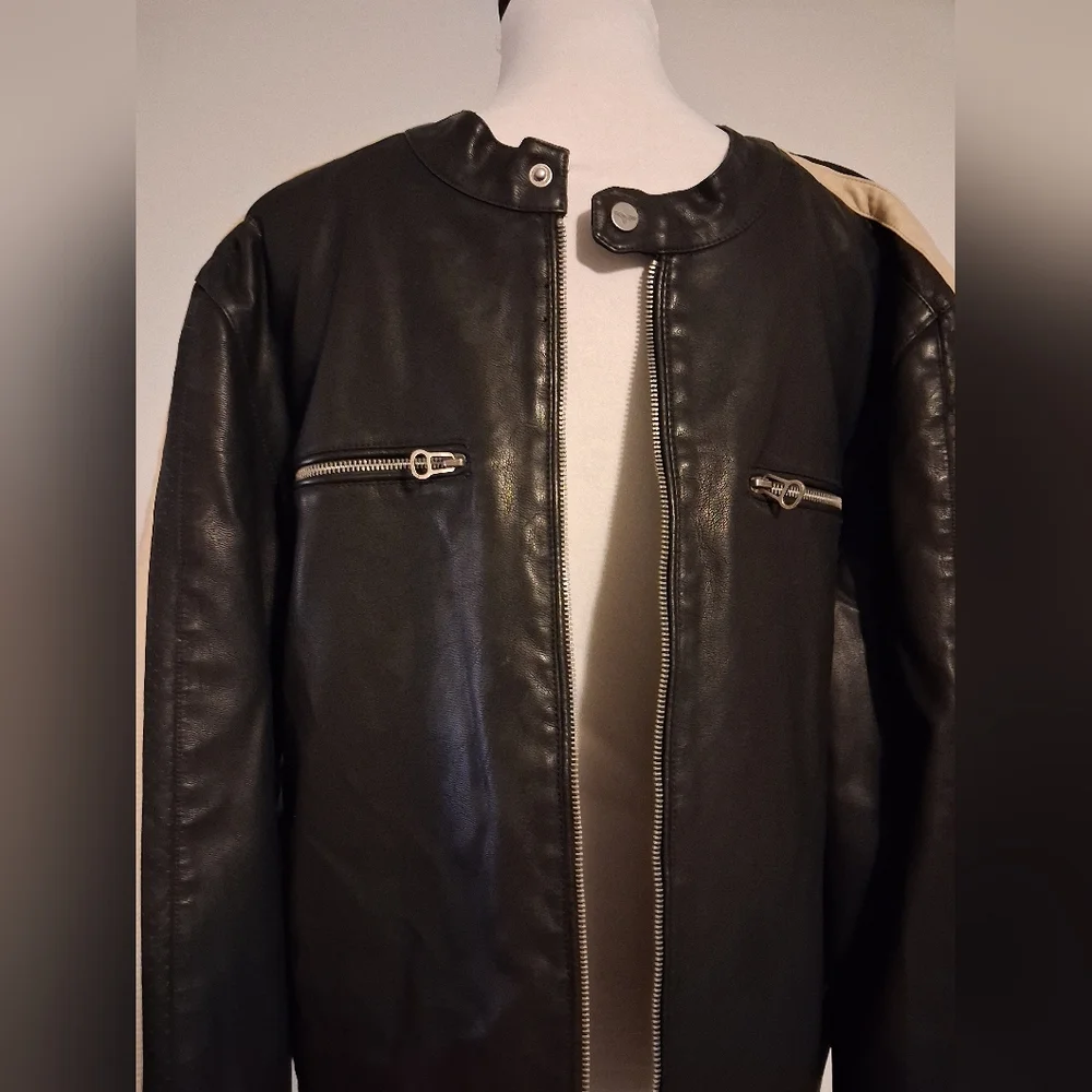 Men's Black Faux Leather Jacket with Striped Sleeves Size XL - Picture 3 of 16